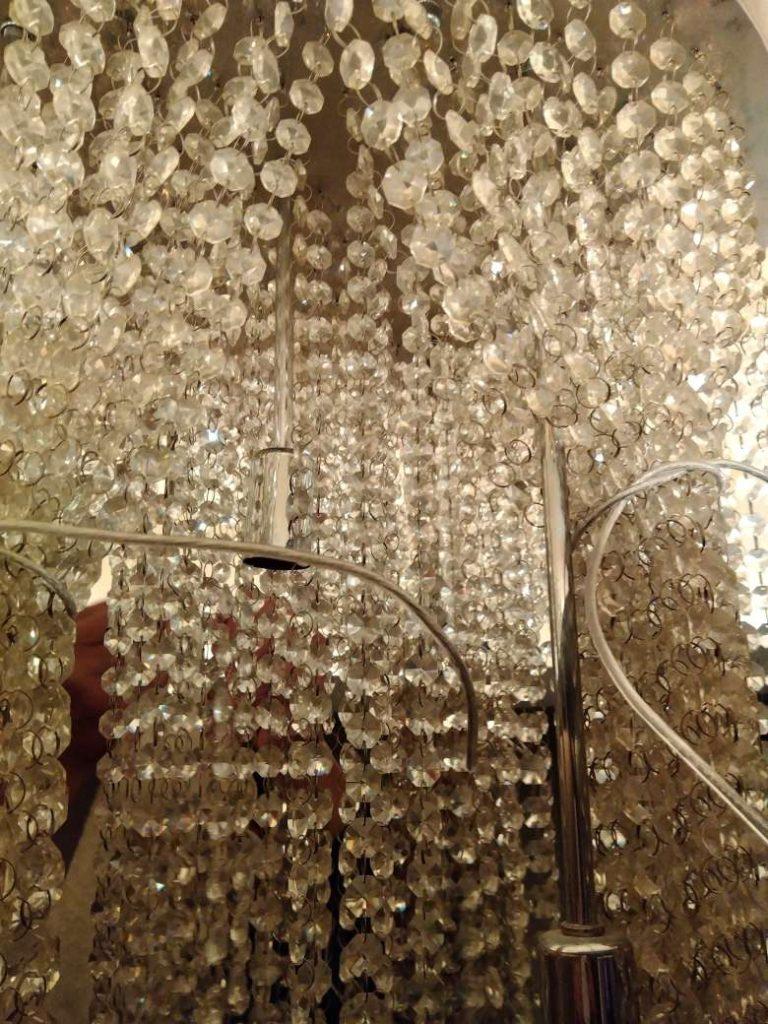 最新の海外インテリア照明の納品事例集 | 大型のラインパーツのモダンシャンデリアの清掃はおまかせください!|清掃 最新の海外インテリア照明の納品事例集 | 大型のラインパーツのモダンシャンデリアの清掃はおまかせください!|清掃