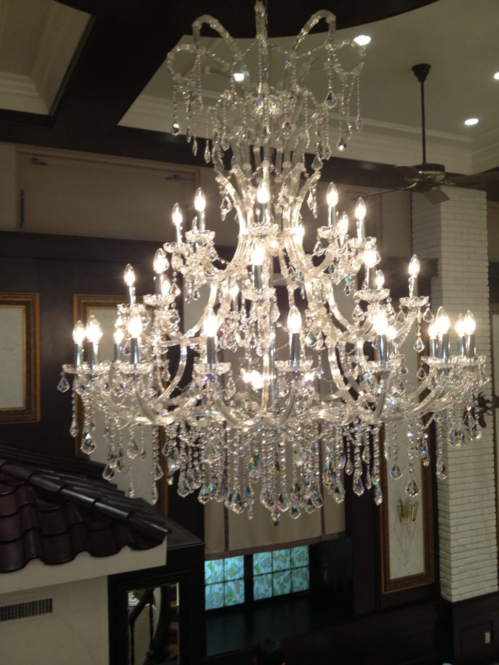 最新の海外インテリア照明の納品事例集 | 結婚式場にふさわしいシャンデリアとは?20年以上の実績で導入事例をご紹介|長岡市のレストランウエディング英国屋 最新の海外インテリア照明の納品事例集 | 結婚式場にふさわしいシャンデリアとは?20年以上の実績で導入事例をご紹介|長岡市のレストランウエディング英国屋