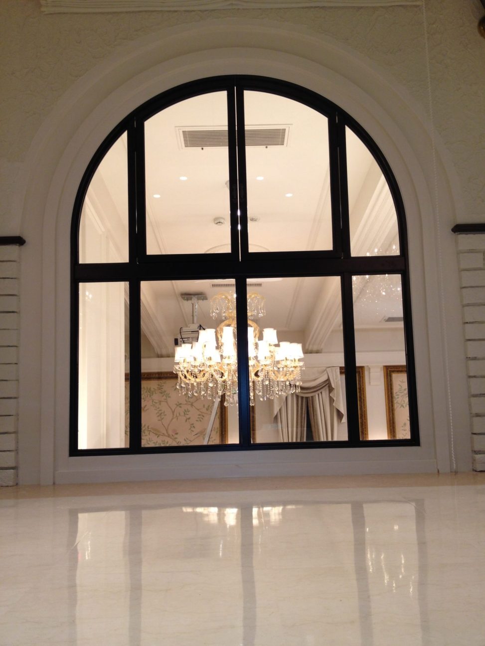 最新の海外インテリア照明の納品事例集 | 結婚式場にふさわしいシャンデリアとは?20年以上の実績で導入事例をご紹介|長岡市のレストランウエディング英国屋 最新の海外インテリア照明の納品事例集 | 結婚式場にふさわしいシャンデリアとは?20年以上の実績で導入事例をご紹介|長岡市のレストランウエディング英国屋