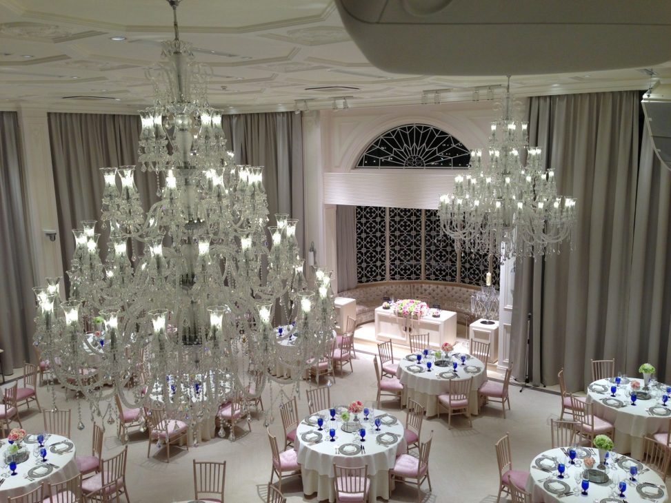 最新の海外インテリア照明の納品事例集 | 大型のシャンデリアの納品&取付工事が可能です。|大宮の結婚式場アルタビスタガーデン 最新の海外インテリア照明の納品事例集 | 大型のシャンデリアの納品&取付工事が可能です。|大宮の結婚式場アルタビスタガーデン