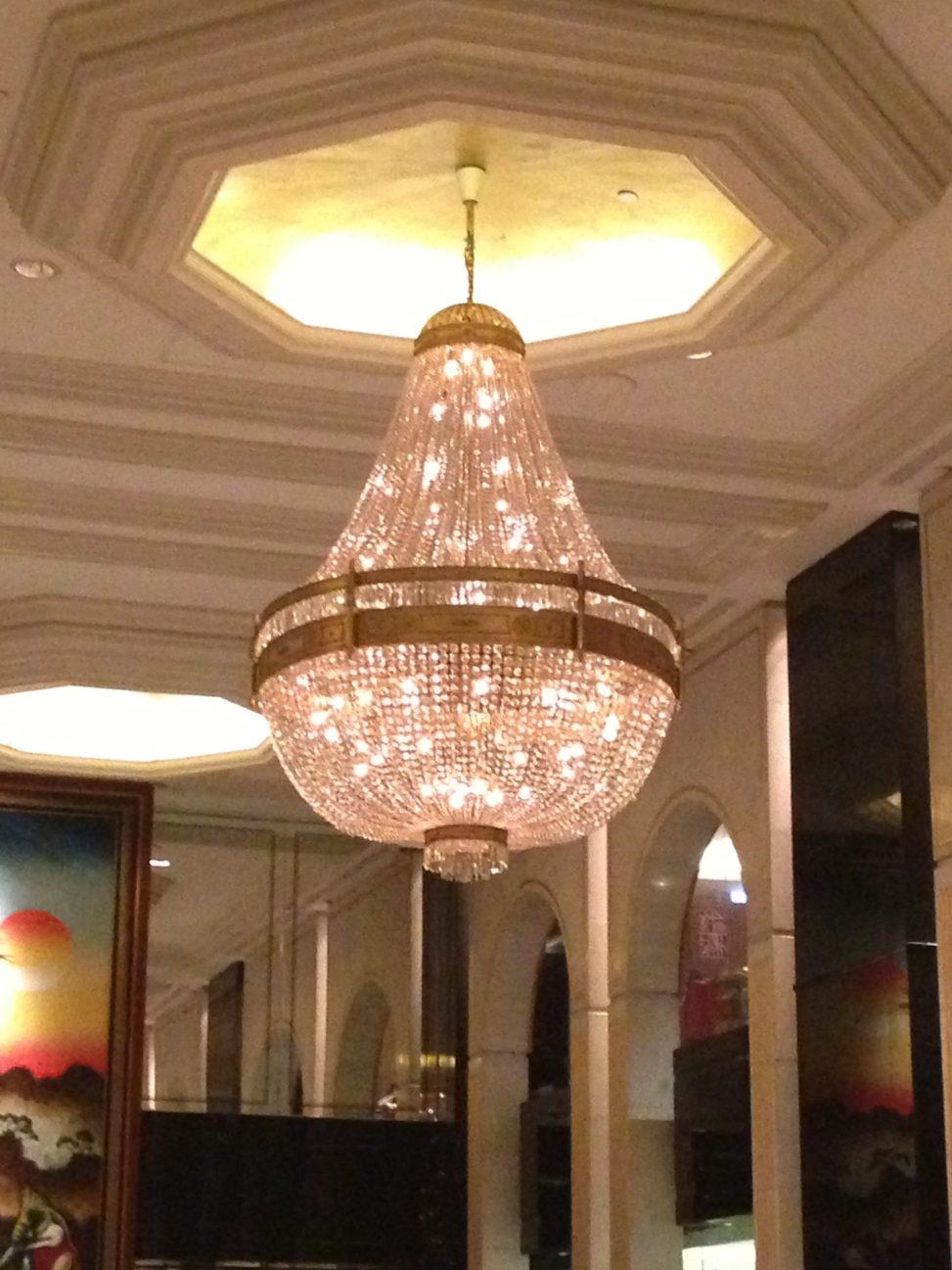 最新の海外インテリア照明の納品事例集 | エンパイアスタイルの美しいシャンデリアとシーリング照明|香港のSホテル 最新の海外インテリア照明の納品事例集 | エンパイアスタイルの美しいシャンデリアとシーリング照明|香港のSホテル