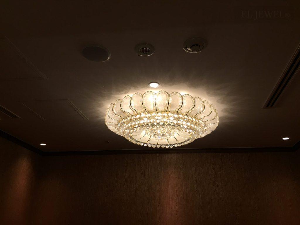 最新のインテリア照明の納品事例集 | 結婚式場の照明シャンデリアのトータルコーディネイトが可能です。｜V結婚式場銀座