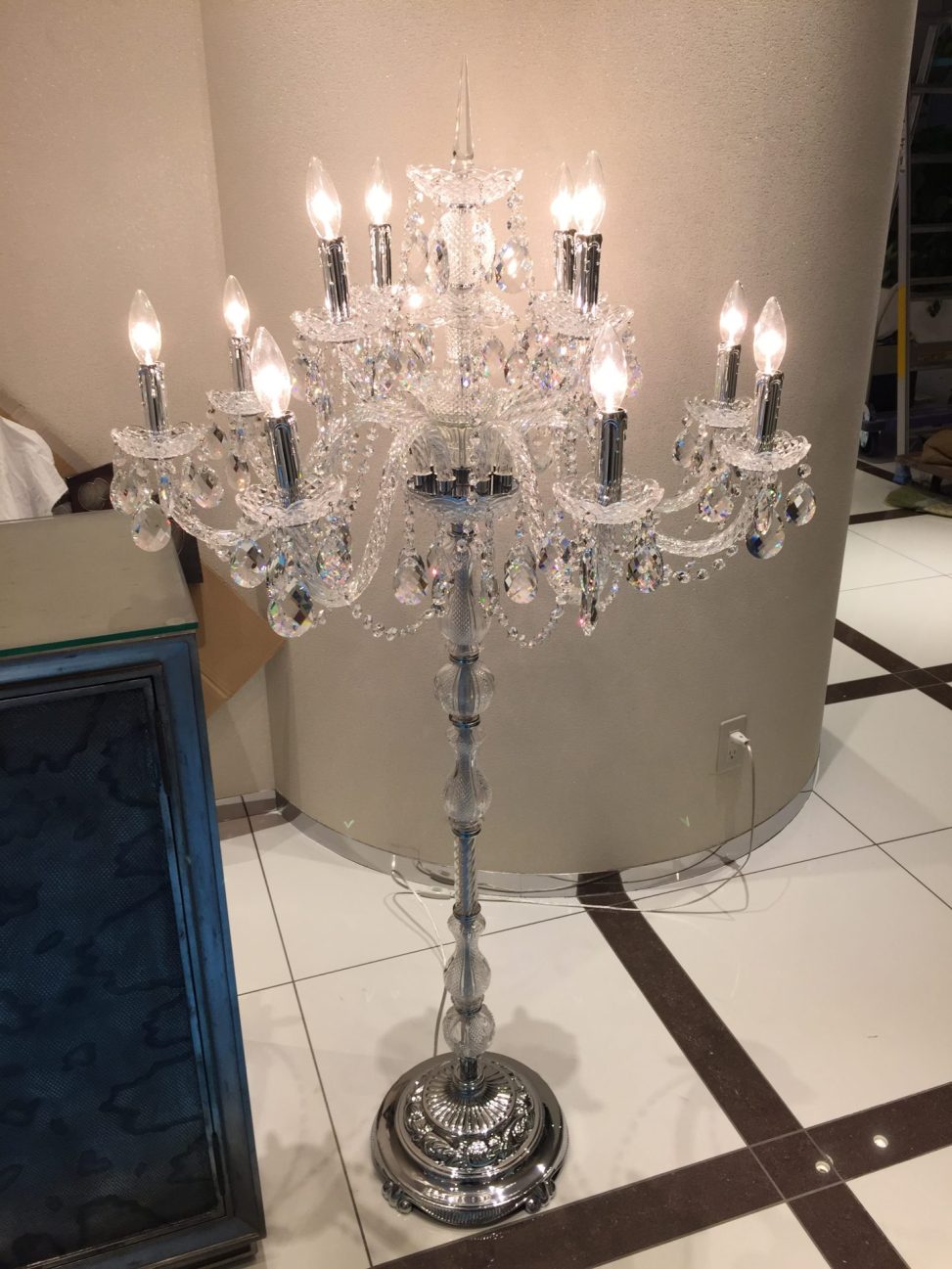 最新の海外インテリア照明の納品事例集 | 結婚式場の照明シャンデリアのトータルコーディネイトが可能です。|V結婚式場銀座 最新の海外インテリア照明の納品事例集 | 結婚式場の照明シャンデリアのトータルコーディネイトが可能です。|V結婚式場銀座