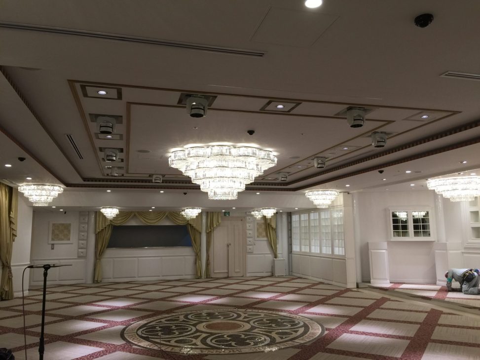 最新の海外インテリア照明の納品事例集 | 結婚式場の照明シャンデリアのトータルコーディネイトが可能です。|V結婚式場銀座 最新の海外インテリア照明の納品事例集 | 結婚式場の照明シャンデリアのトータルコーディネイトが可能です。|V結婚式場銀座