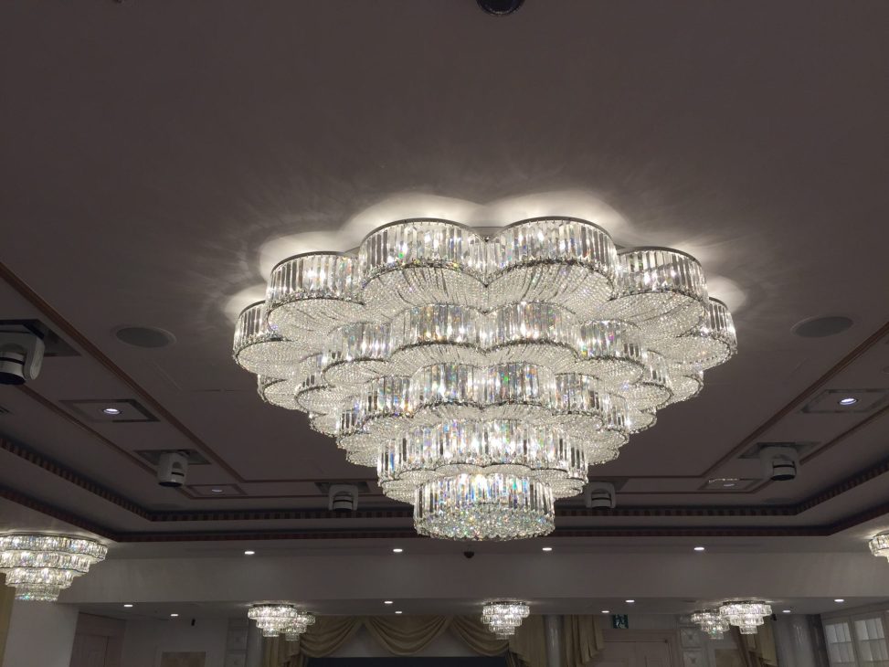 最新の海外インテリア照明の納品事例集 | 結婚式場の照明シャンデリアのトータルコーディネイトが可能です。|V結婚式場銀座 最新の海外インテリア照明の納品事例集 | 結婚式場の照明シャンデリアのトータルコーディネイトが可能です。|V結婚式場銀座