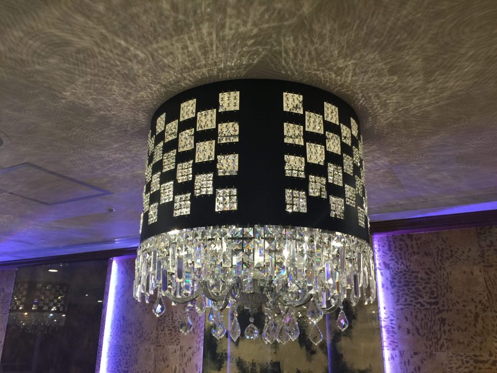 最新の海外インテリア照明の納品事例集 | 結婚式場の照明シャンデリアのトータルコーディネイトが可能です。|V結婚式場銀座 最新の海外インテリア照明の納品事例集 | 結婚式場の照明シャンデリアのトータルコーディネイトが可能です。|V結婚式場銀座