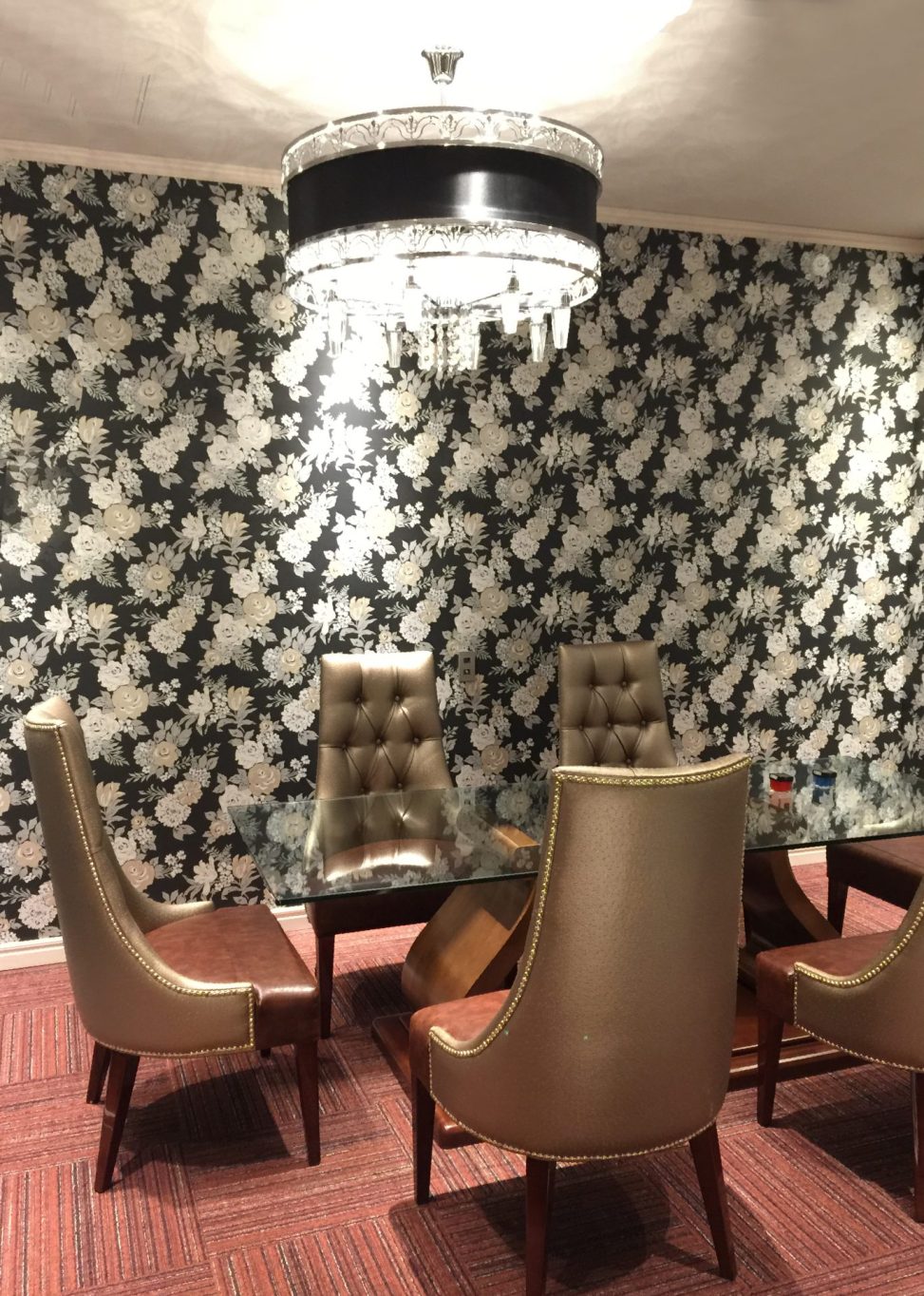 最新の海外インテリア照明の納品事例集 | 結婚式場の照明シャンデリアのトータルコーディネイトが可能です。|V結婚式場銀座 最新の海外インテリア照明の納品事例集 | 結婚式場の照明シャンデリアのトータルコーディネイトが可能です。|V結婚式場銀座