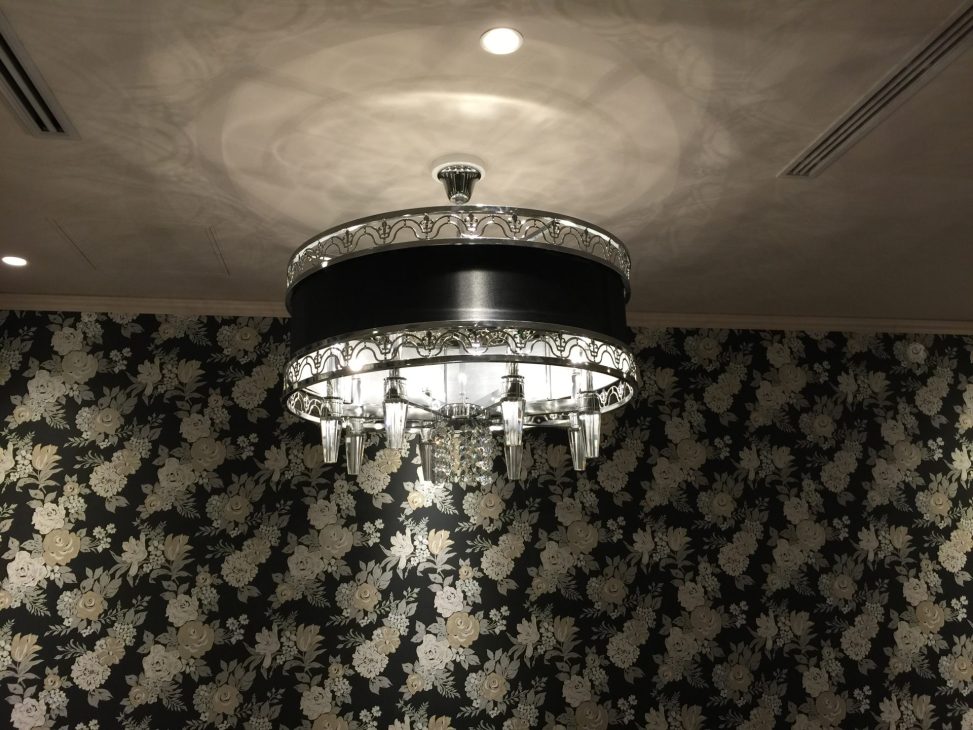 最新の海外インテリア照明の納品事例集 | 結婚式場の照明シャンデリアのトータルコーディネイトが可能です。|V結婚式場銀座 最新の海外インテリア照明の納品事例集 | 結婚式場の照明シャンデリアのトータルコーディネイトが可能です。|V結婚式場銀座