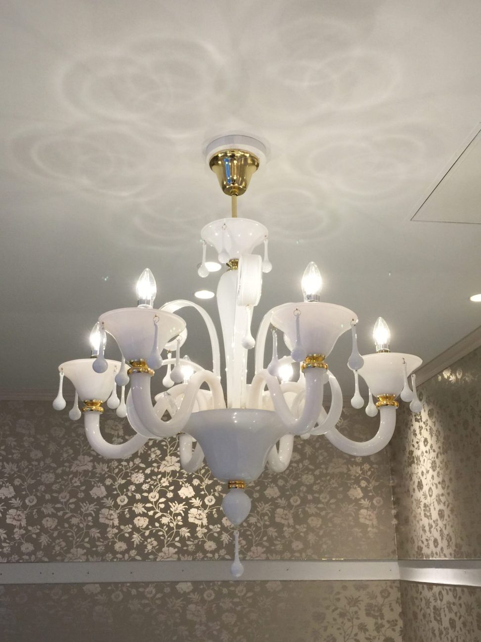 最新の海外インテリア照明の納品事例集 | 結婚式場の照明シャンデリアのトータルコーディネイトが可能です。|V結婚式場銀座 最新の海外インテリア照明の納品事例集 | 結婚式場の照明シャンデリアのトータルコーディネイトが可能です。|V結婚式場銀座