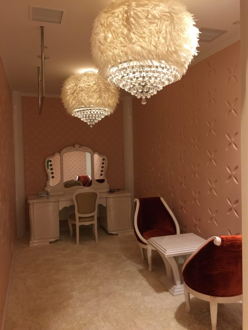 最新の海外インテリア照明の納品事例集 | 結婚式場の照明シャンデリアのトータルコーディネイトが可能です。|V結婚式場銀座 最新の海外インテリア照明の納品事例集 | 結婚式場の照明シャンデリアのトータルコーディネイトが可能です。|V結婚式場銀座