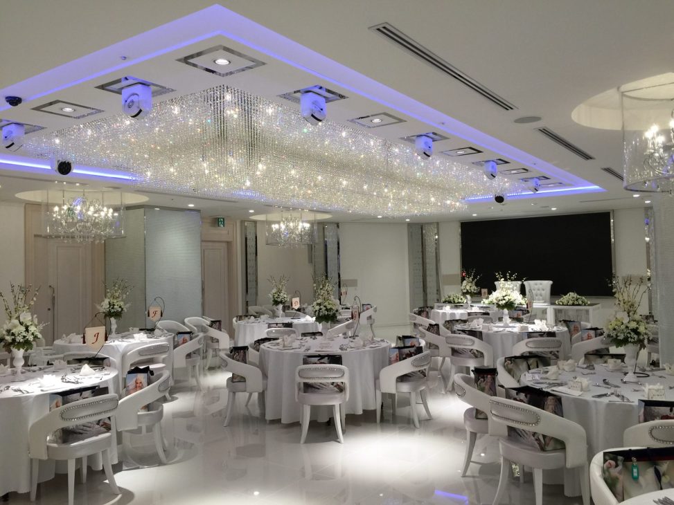 最新の海外インテリア照明の納品事例集 | 結婚式場の照明シャンデリアのトータルコーディネイトが可能です。|V結婚式場銀座 最新の海外インテリア照明の納品事例集 | 結婚式場の照明シャンデリアのトータルコーディネイトが可能です。|V結婚式場銀座