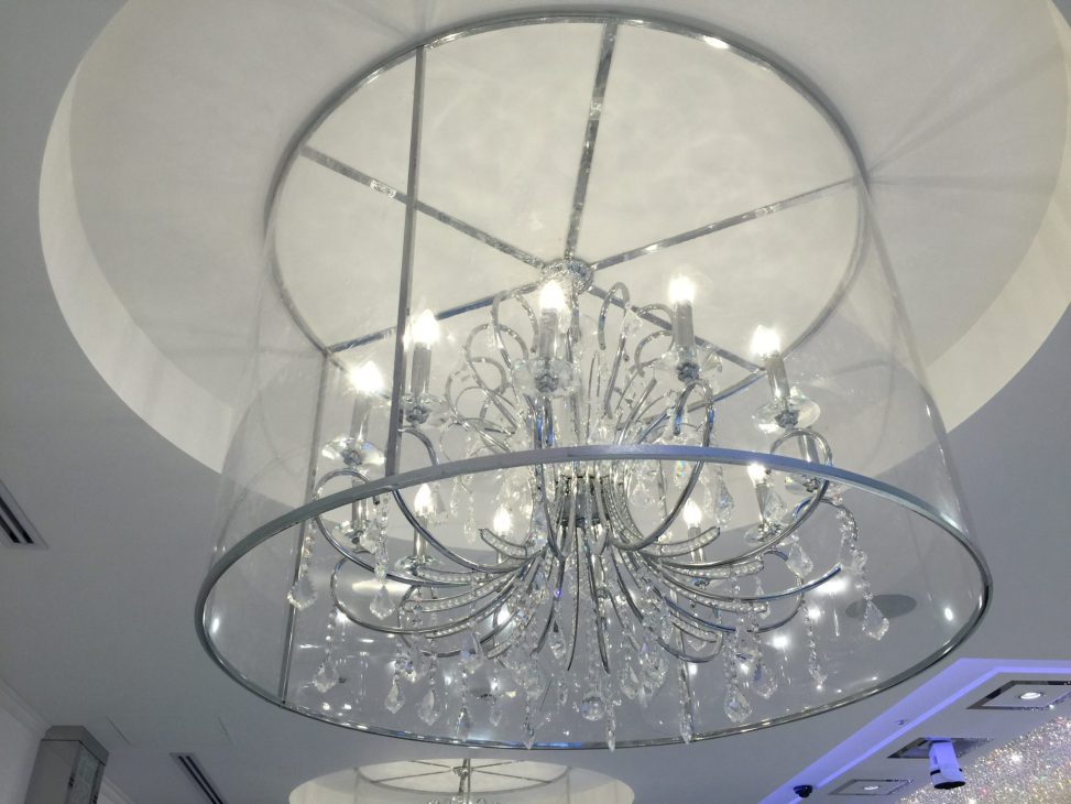 最新の海外インテリア照明の納品事例集 | 結婚式場の照明シャンデリアのトータルコーディネイトが可能です。|V結婚式場銀座 最新の海外インテリア照明の納品事例集 | 結婚式場の照明シャンデリアのトータルコーディネイトが可能です。|V結婚式場銀座