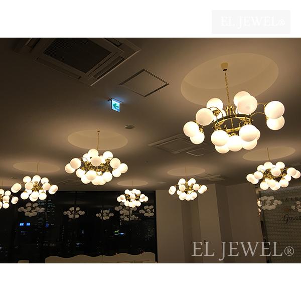 最新の海外インテリア照明の納品事例集 | 結婚式場全体のシャンデリア照明のご用意と取付工事が可能です。|六本木の結婚式場 最新の海外インテリア照明の納品事例集 | 結婚式場全体のシャンデリア照明のご用意と取付工事が可能です。|六本木の結婚式場