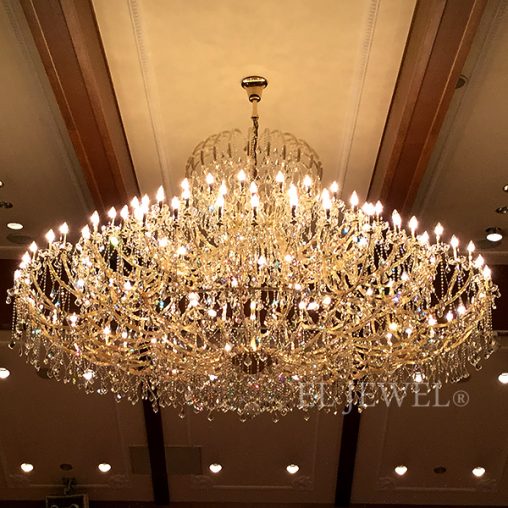 インテリア照明の納品実績 | マリアテレジア型大型シャンデリアは豪華です。｜高知県のB結婚式場