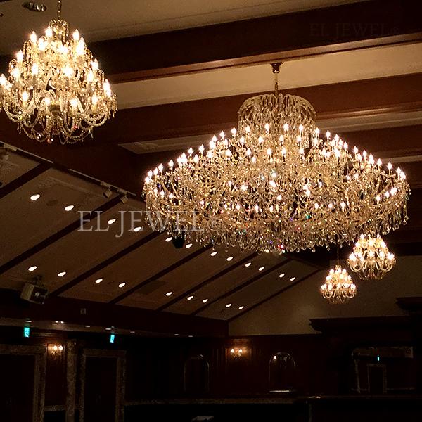 最新の海外インテリア照明の納品事例集 | マリアテレジア型大型シャンデリアは豪華です。|高知県のB結婚式場 最新の海外インテリア照明の納品事例集 | マリアテレジア型大型シャンデリアは豪華です。|高知県のB結婚式場