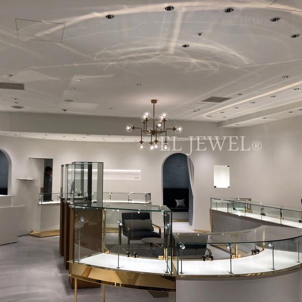 最新の海外インテリア照明の納品事例集 | ガラスボールシェードの照明|表参道ジュエリー店 最新の海外インテリア照明の納品事例集 | ガラスボールシェードの照明|表参道ジュエリー店