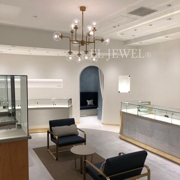 最新の海外インテリア照明の納品事例集 | ガラスボールシェードの照明|表参道ジュエリー店 最新の海外インテリア照明の納品事例集 | ガラスボールシェードの照明|表参道ジュエリー店