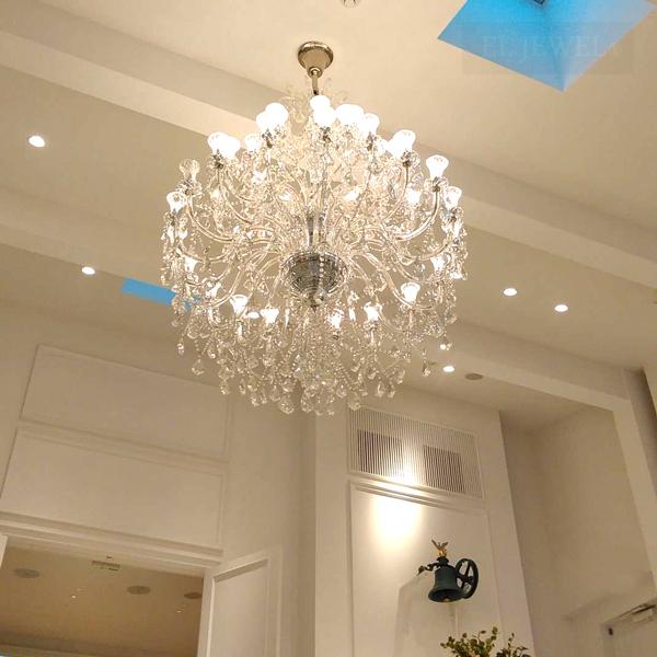 最新の海外インテリア照明の納品事例集 | 他社でご購入の照明も取り付け可能|豊洲結婚式場のイタリア製大型シャンデリアの取り付け 最新の海外インテリア照明の納品事例集 | 他社でご購入の照明も取り付け可能|豊洲結婚式場のイタリア製大型シャンデリアの取り付け