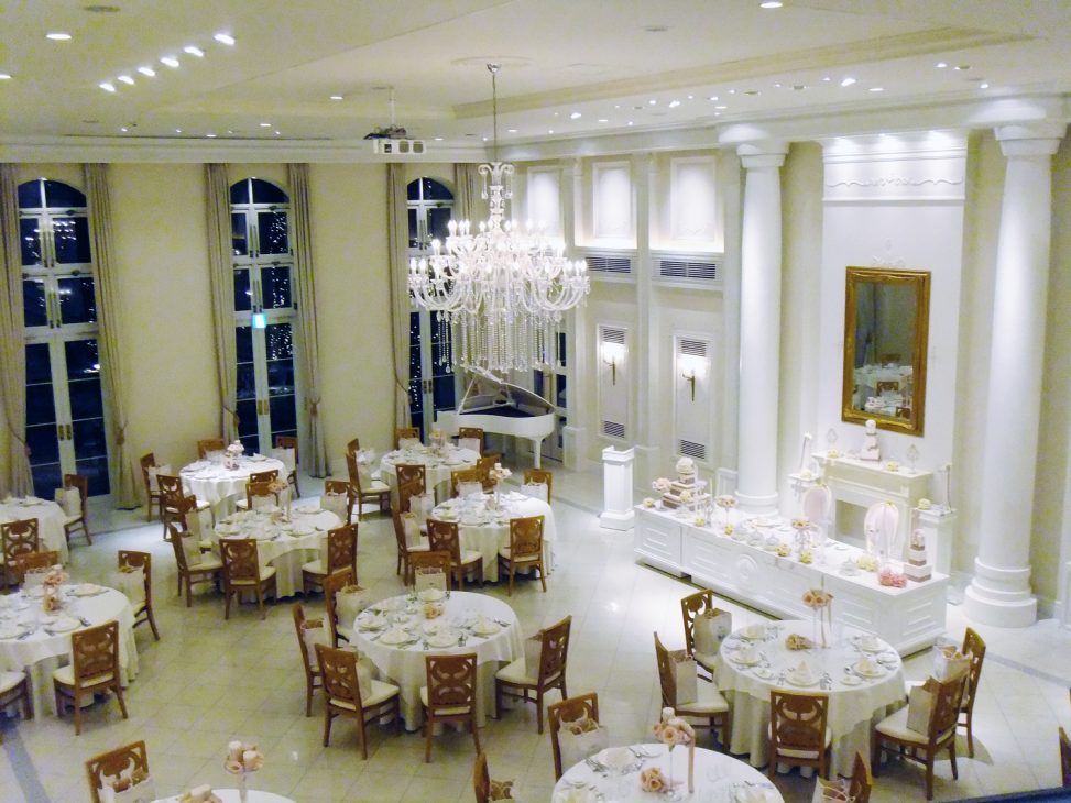 最新の海外インテリア照明の納品事例集 | 大型のシャンデリアをお求めの方へ|宮城県の結婚式場アーカンジェル迎賓館 最新の海外インテリア照明の納品事例集 | 大型のシャンデリアをお求めの方へ|宮城県の結婚式場アーカンジェル迎賓館