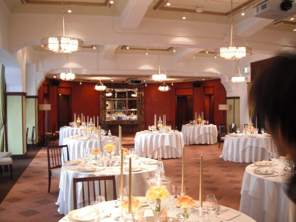 最新の海外インテリア照明の納品事例集 | モダンな結婚式場に合う照明が多数ございます。|京都の結婚式場フォーチュンガーデン 最新の海外インテリア照明の納品事例集 | モダンな結婚式場に合う照明が多数ございます。|京都の結婚式場フォーチュンガーデン