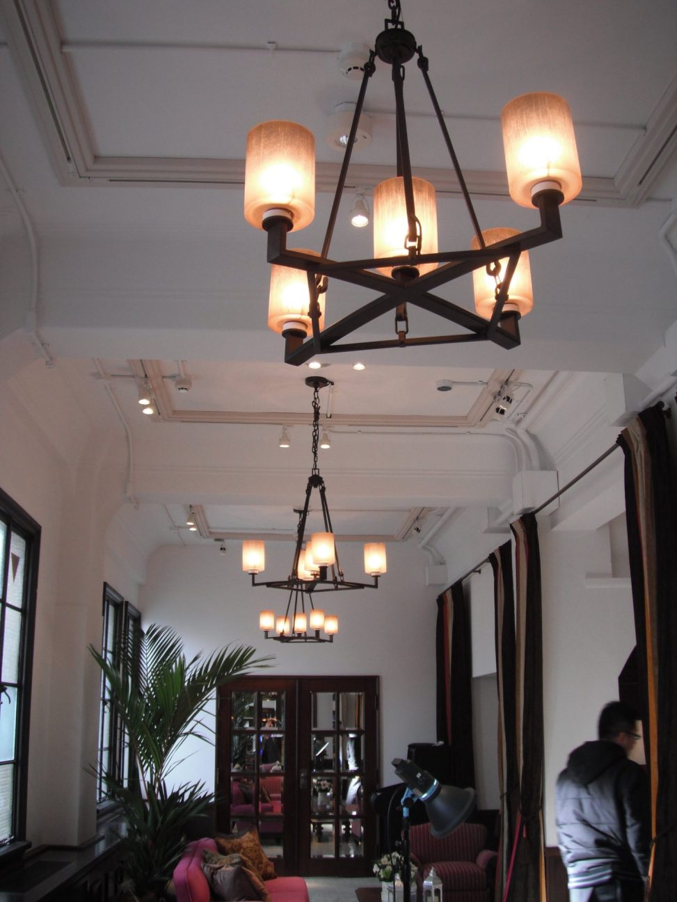 最新の海外インテリア照明の納品事例集 | モダンな結婚式場に合う照明が多数ございます。|京都の結婚式場フォーチュンガーデン 最新の海外インテリア照明の納品事例集 | モダンな結婚式場に合う照明が多数ございます。|京都の結婚式場フォーチュンガーデン