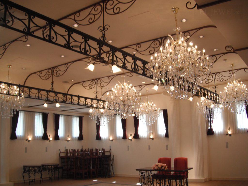 最新の海外インテリア照明の納品事例集 | 気品溢れるクリスタルシャンデリアやペンダントライトをご要望の方へ|宮城県気仙沼市の結婚式場 最新の海外インテリア照明の納品事例集 | 気品溢れるクリスタルシャンデリアやペンダントライトをご要望の方へ|宮城県気仙沼市の結婚式場