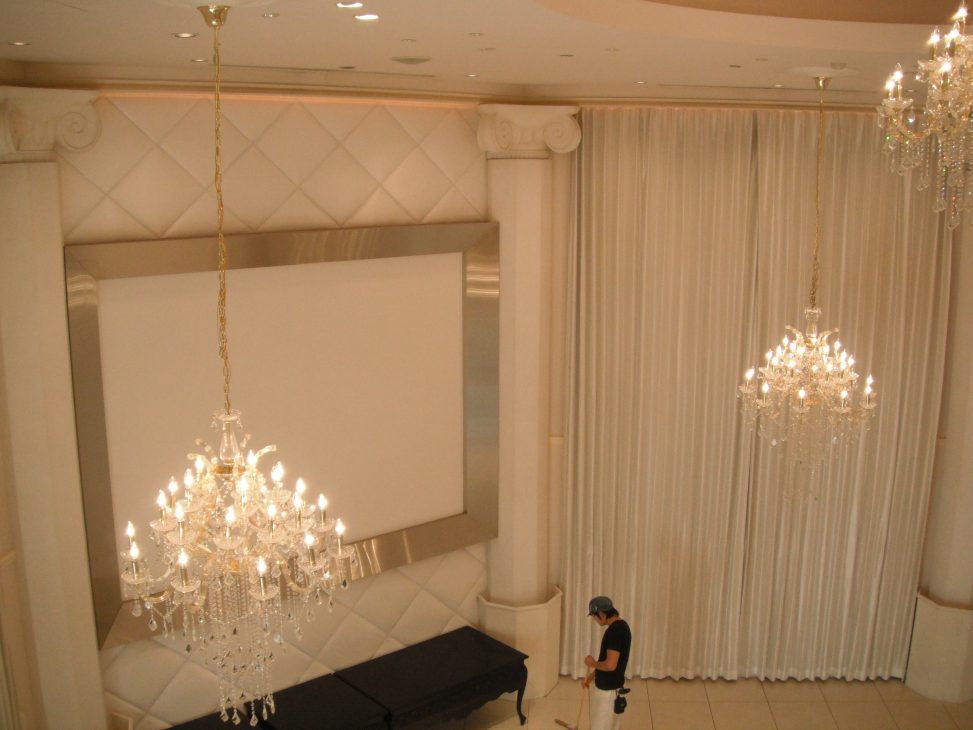 最新の海外インテリア照明の納品事例集 | 気品溢れるクリスタルシャンデリアやペンダントライトをご要望の方へ|宮城県気仙沼市の結婚式場 最新の海外インテリア照明の納品事例集 | 気品溢れるクリスタルシャンデリアやペンダントライトをご要望の方へ|宮城県気仙沼市の結婚式場