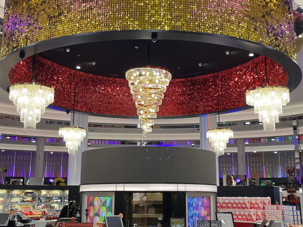 最新の海外インテリア照明の納品事例集 | 浜松のパチンコ屋に特殊なLED電球シャンデリアを納品させていただきました。 最新の海外インテリア照明の納品事例集 | 浜松のパチンコ屋に特殊なLED電球シャンデリアを納品させていただきました。