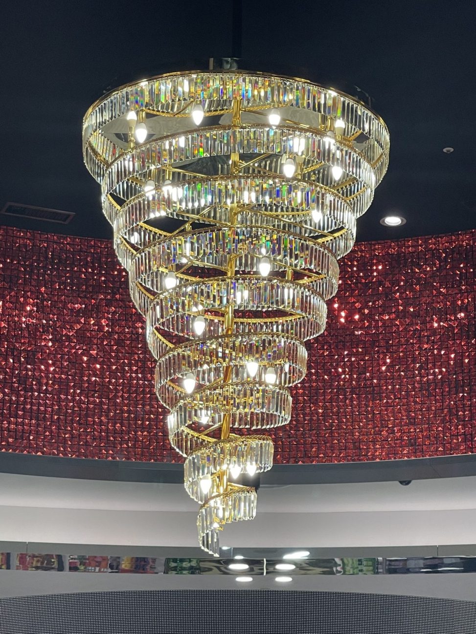 最新の海外インテリア照明の納品事例集 | 浜松のパチンコ屋に特殊なLED電球シャンデリアを納品させていただきました。 最新の海外インテリア照明の納品事例集 | 浜松のパチンコ屋に特殊なLED電球シャンデリアを納品させていただきました。