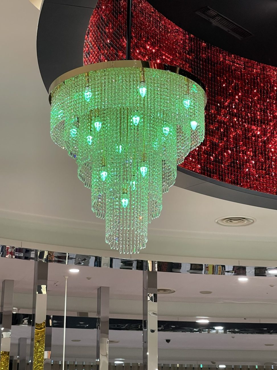 最新の海外インテリア照明の納品事例集 | 浜松のパチンコ屋に特殊なLED電球シャンデリアを納品させていただきました。 最新の海外インテリア照明の納品事例集 | 浜松のパチンコ屋に特殊なLED電球シャンデリアを納品させていただきました。