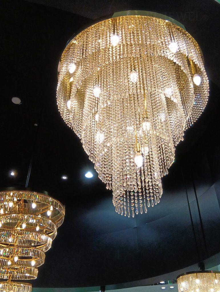 最新の海外インテリア照明の納品事例集 | 浜松のパチンコ屋に特殊なLED電球シャンデリアを納品させていただきました。