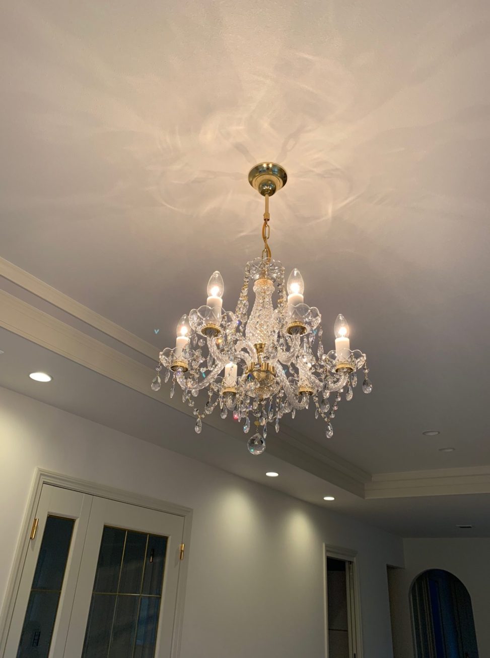 最新の海外インテリア照明の納品事例集 | 人気NO.1のアートグラス社-Art Glass-のシャンデリア|滋賀県の個人宅様 最新の海外インテリア照明の納品事例集 | 人気NO.1のアートグラス社-Art Glass-のシャンデリア|滋賀県の個人宅様