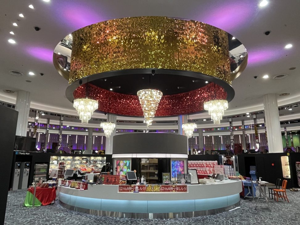 最新の海外インテリア照明の納品事例集 | 浜松のパチンコ屋に特殊なLED電球シャンデリアを納品させていただきました。 最新の海外インテリア照明の納品事例集 | 浜松のパチンコ屋に特殊なLED電球シャンデリアを納品させていただきました。