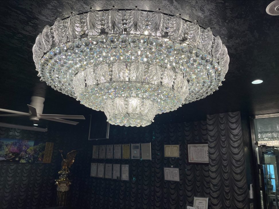 最新の海外インテリア照明の納品事例集 | 名古屋市個人宅様|大型の美しいクリスタルシーリングシャンデリア 最新の海外インテリア照明の納品事例集 | 名古屋市個人宅様|大型の美しいクリスタルシーリングシャンデリア