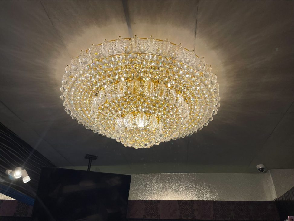 最新の海外インテリア照明の納品事例集 | 名古屋市個人宅様|大型の美しいクリスタルシーリングシャンデリア 最新の海外インテリア照明の納品事例集 | 名古屋市個人宅様|大型の美しいクリスタルシーリングシャンデリア