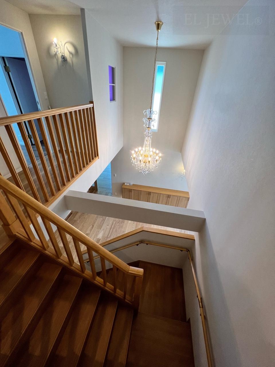 最新の海外インテリア照明の納品事例集 | 個人宅邸|吹き抜けにピッタリのクリスタルシャンデリア 15灯(H1570mm) 最新の海外インテリア照明の納品事例集 | 個人宅邸|吹き抜けにピッタリのクリスタルシャンデリア 15灯(H1570mm)