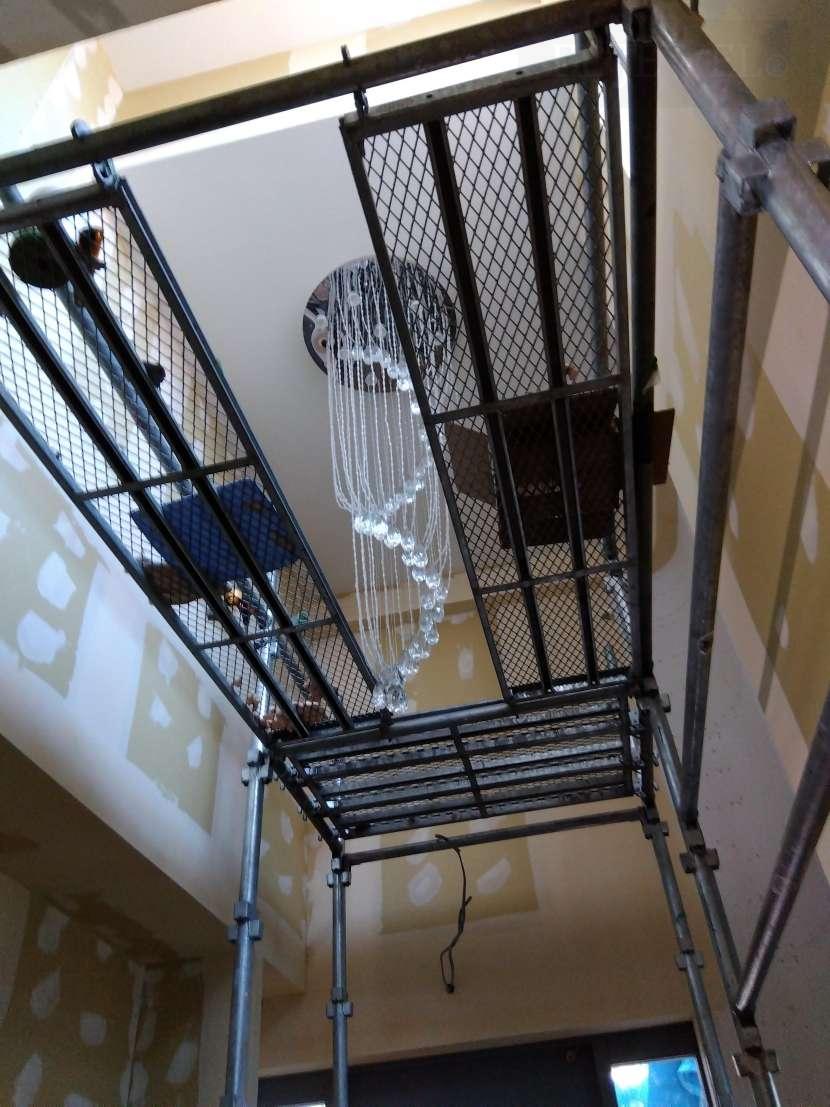 最新の海外インテリア照明の納品事例集 | 絶対的な魅力を引き立てる天高モダンシャンデリア|F様邸 最新の海外インテリア照明の納品事例集 | 絶対的な魅力を引き立てる天高モダンシャンデリア|F様邸