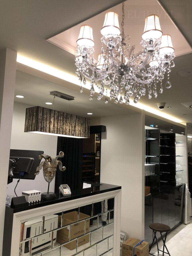最新の海外インテリア照明の納品事例集 | 大阪CLUB SURPASS KITASHINCHIにてクリスタルシャンデリア納品:上品な空間演出の可能性を広げる照明 最新の海外インテリア照明の納品事例集 | 大阪CLUB SURPASS KITASHINCHIにてクリスタルシャンデリア納品:上品な空間演出の可能性を広げる照明