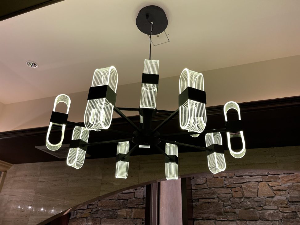 最新の海外インテリア照明の納品事例集 | 銀座クラブへ特注シャンデリアを納品:あなたの理想を形にする特注照明製作サービス 最新の海外インテリア照明の納品事例集 | 銀座クラブへ特注シャンデリアを納品:あなたの理想を形にする特注照明製作サービス