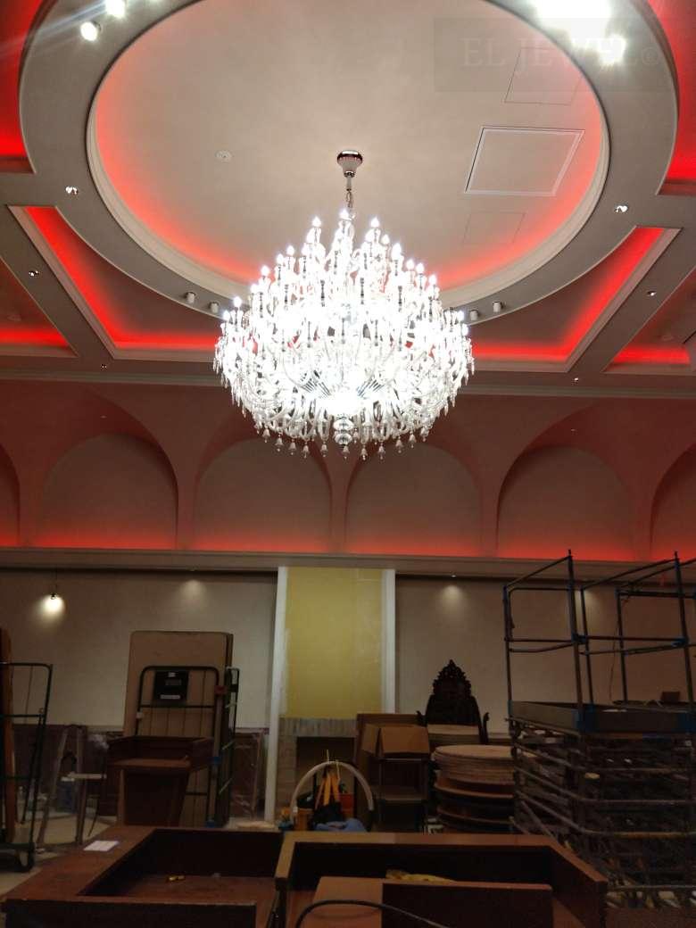 最新の海外インテリア照明の納品事例集 | 代官山レストランのシャンデリアに大型クラシックシャンデリア92灯を納品しました。 最新の海外インテリア照明の納品事例集 | 代官山レストランのシャンデリアに大型クラシックシャンデリア92灯を納品しました。