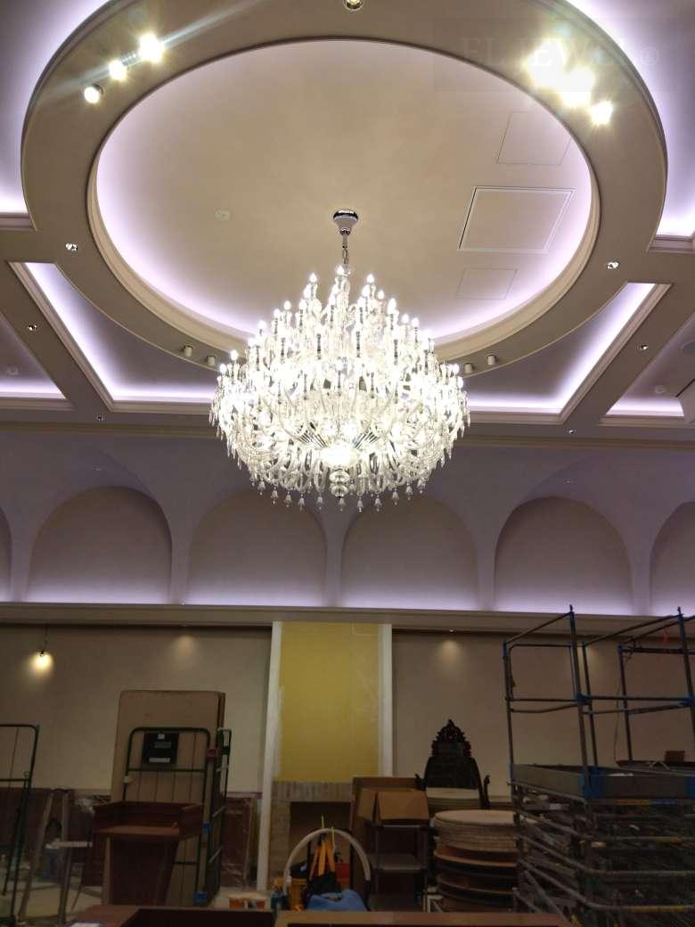 最新の海外インテリア照明の納品事例集 | 代官山レストランのシャンデリアに大型クラシックシャンデリア92灯を納品しました。 最新の海外インテリア照明の納品事例集 | 代官山レストランのシャンデリアに大型クラシックシャンデリア92灯を納品しました。