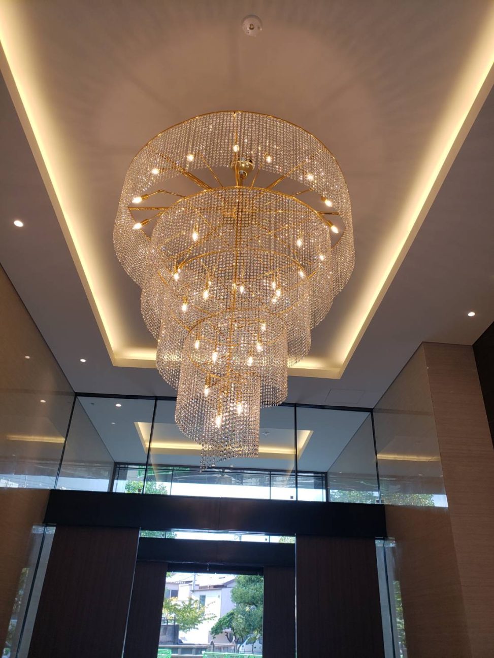 最新の海外インテリア照明の納品事例集 | オーダー特注製作クリスタルシャンデリアを納品させていただきました 最新の海外インテリア照明の納品事例集 | オーダー特注製作クリスタルシャンデリアを納品させていただきました