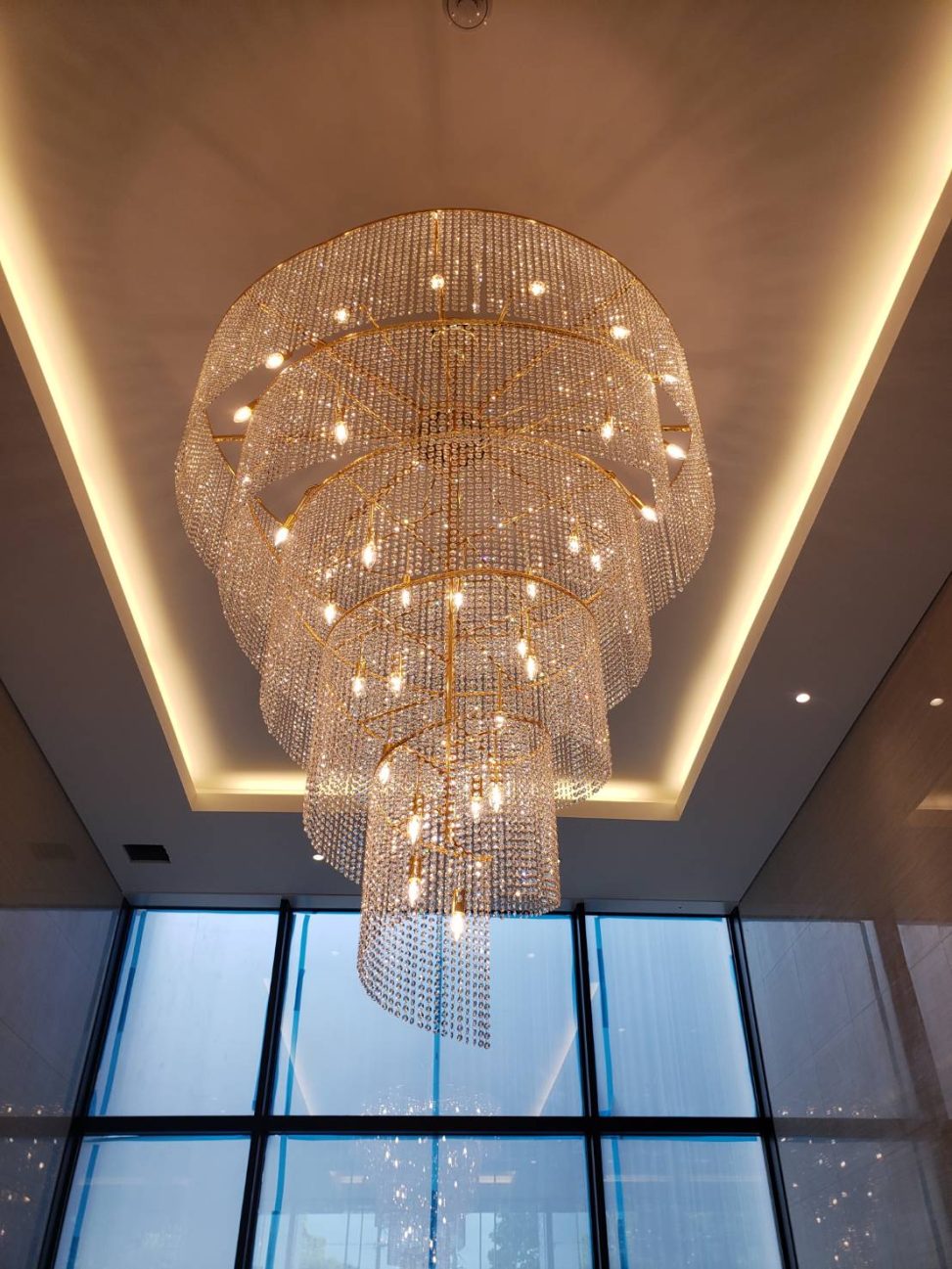 最新の海外インテリア照明の納品事例集 | オーダー特注製作クリスタルシャンデリアを納品させていただきました 最新の海外インテリア照明の納品事例集 | オーダー特注製作クリスタルシャンデリアを納品させていただきました