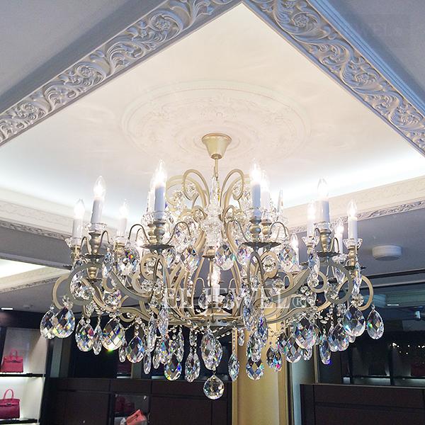 最新の海外インテリア照明の納品事例集 | 銀座のHERMES専門店「ロワール」様にシャンデリアを納品いたしました。 最新の海外インテリア照明の納品事例集 | 銀座のHERMES専門店「ロワール」様にシャンデリアを納品いたしました。