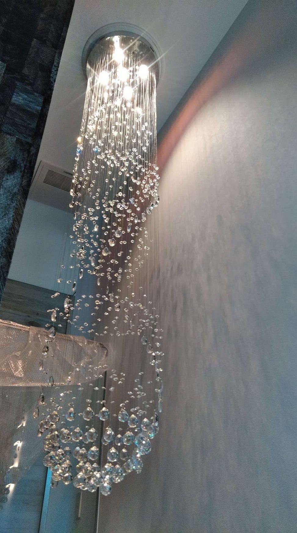 最新の海外インテリア照明の納品事例集 | モダンな吹き抜けにクリスタルワイヤーアートシャンデリアを納品しました。 最新の海外インテリア照明の納品事例集 | モダンな吹き抜けにクリスタルワイヤーアートシャンデリアを納品しました。