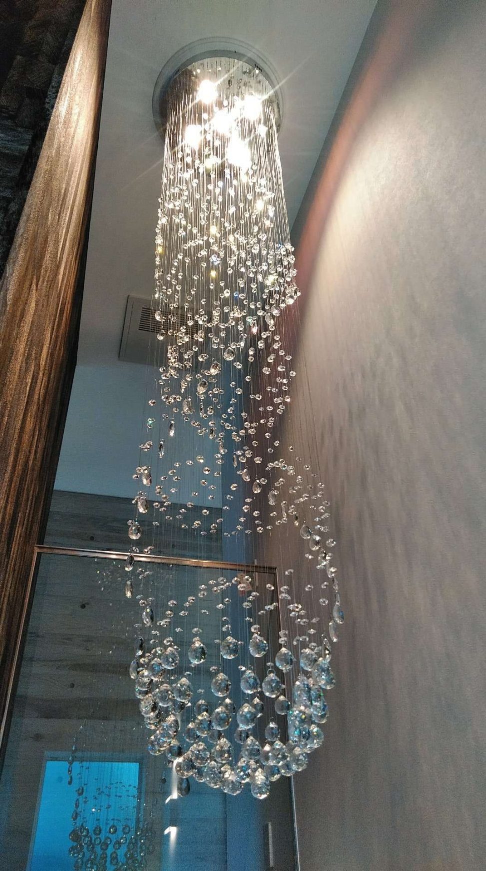 最新の海外インテリア照明の納品事例集 | モダンな吹き抜けにクリスタルワイヤーアートシャンデリアを納品しました。 最新の海外インテリア照明の納品事例集 | モダンな吹き抜けにクリスタルワイヤーアートシャンデリアを納品しました。