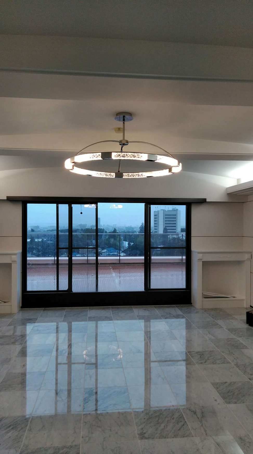 最新の海外インテリア照明の納品事例集 | 美しいフープ型モダン照明のALLEGRIを邸宅様に納品いたしました。 最新の海外インテリア照明の納品事例集 | 美しいフープ型モダン照明のALLEGRIを邸宅様に納品いたしました。