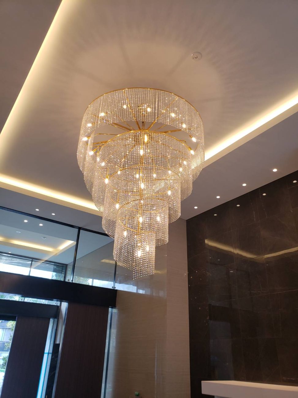 最新の海外インテリア照明の納品事例集 | 人気の高い大型特注オーダークリスタルシャンデリアを納品しました。 最新の海外インテリア照明の納品事例集 | 人気の高い大型特注オーダークリスタルシャンデリアを納品しました。