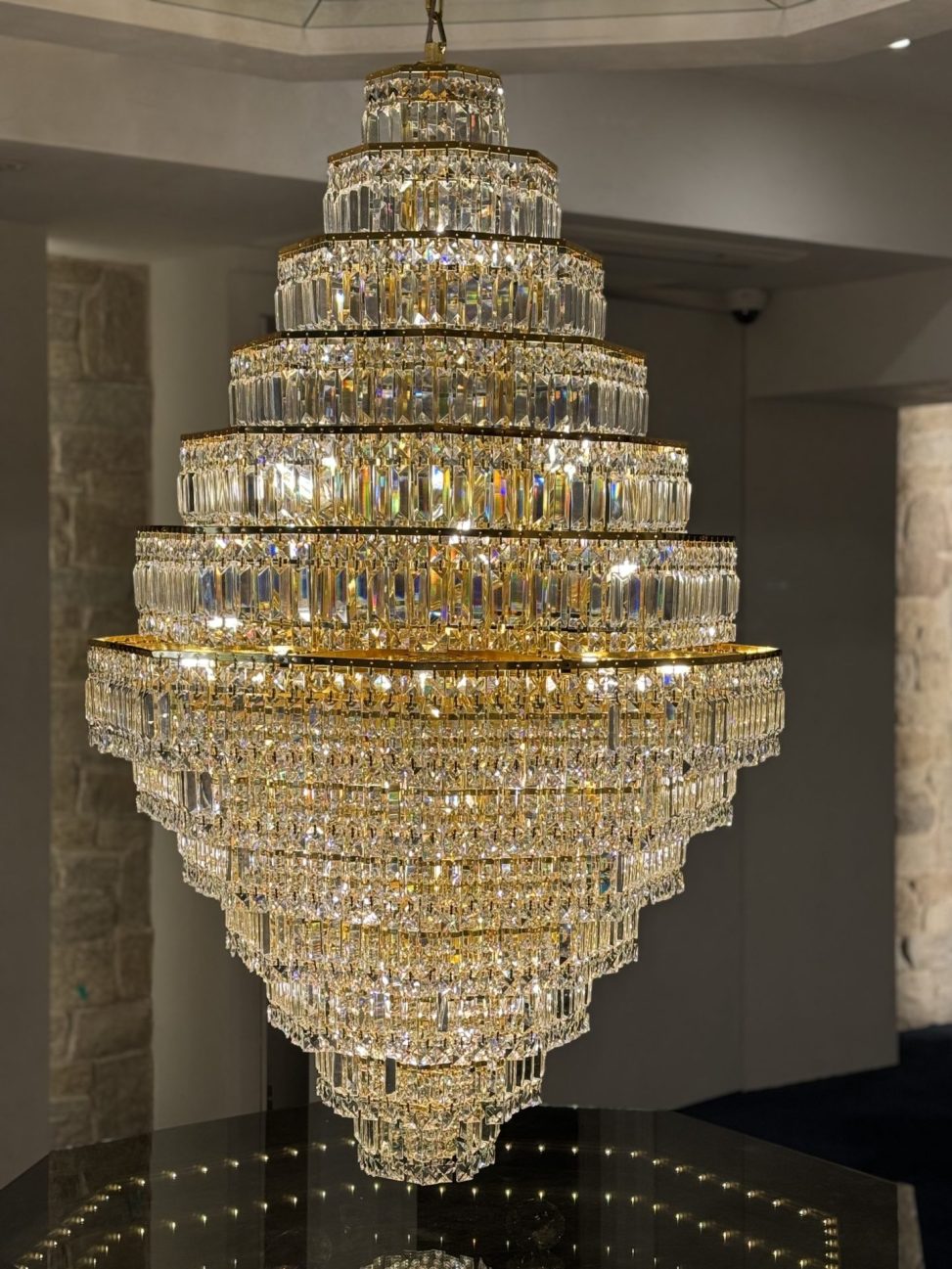 最新の海外インテリア照明の納品事例集 | 特注シャンデリアの製作はどこに頼むべき?大型オーダーメイド事例をご紹介! 最新の海外インテリア照明の納品事例集 | 特注シャンデリアの製作はどこに頼むべき?大型オーダーメイド事例をご紹介!