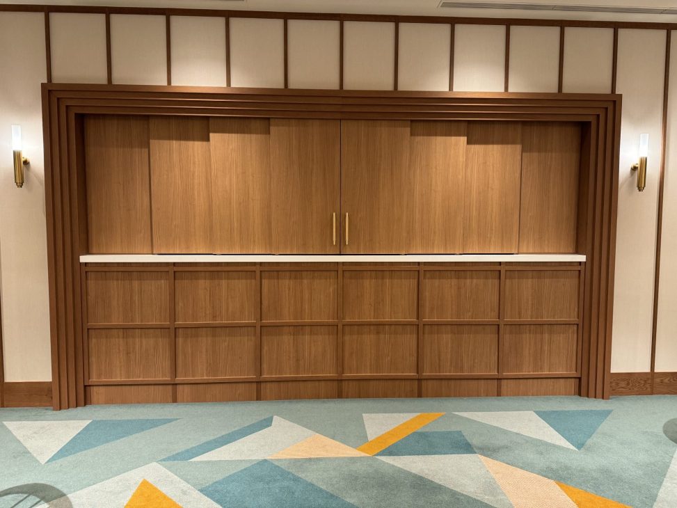 最新の海外インテリア照明の納品事例集 | ウッドスタイルの結婚式場様に上品なモダン照明、ウォールブラケットを納品しました。 最新の海外インテリア照明の納品事例集 | ウッドスタイルの結婚式場様に上品なモダン照明、ウォールブラケットを納品しました。